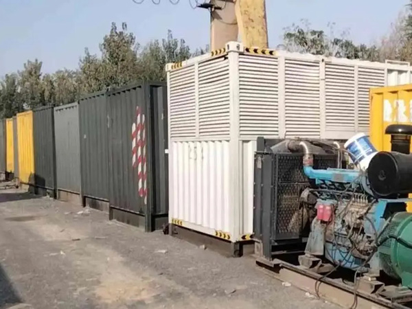平湖200KW柴油发电机机组每小时油耗是多少?